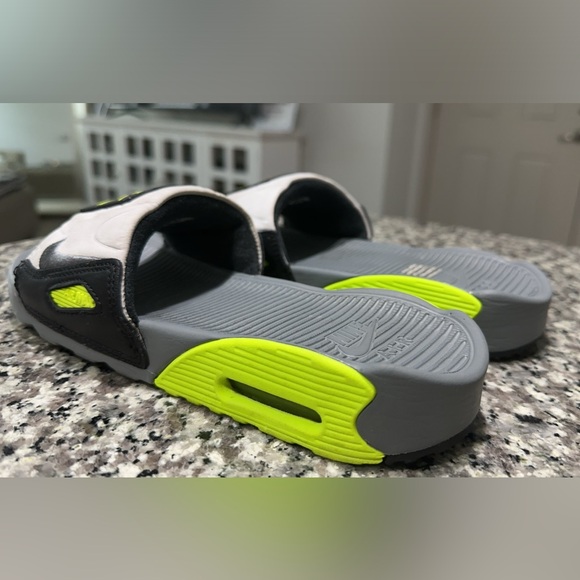 Nike Air Max 90 Slides Sandals Grey Volt Green size 6 boys and 7-7.5 women’s. - Picture 6 of 6